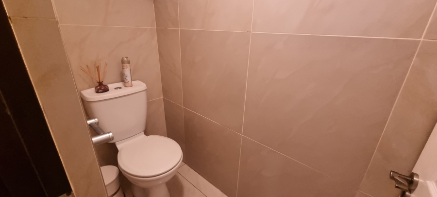To Let 4 Bedroom Property for Rent in Seemeeu Park Western Cape